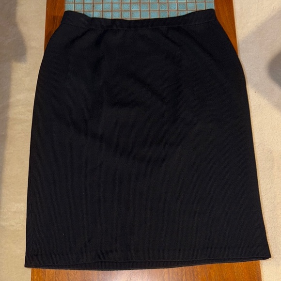 NWOT St. John Black Knit Skirt - Picture 2 of 3